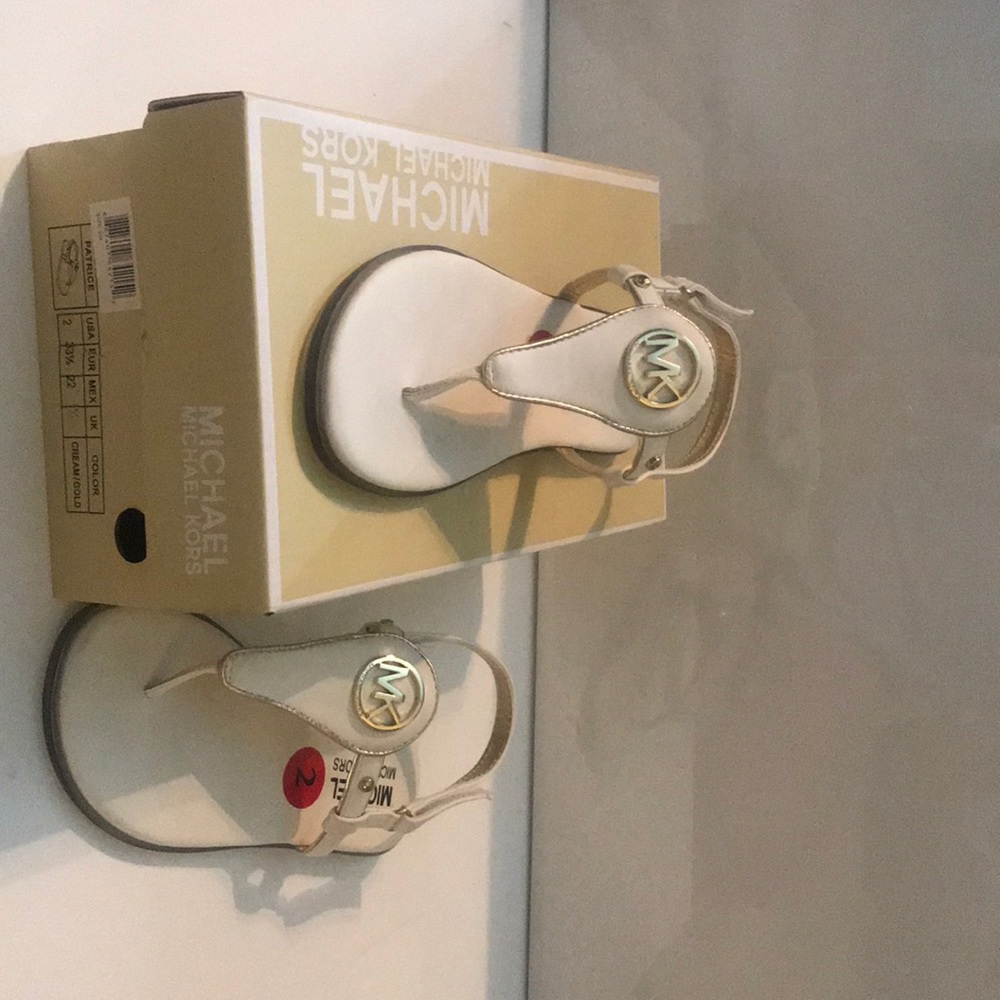 CREAM/Gold Michael Kors Sandals Size/2